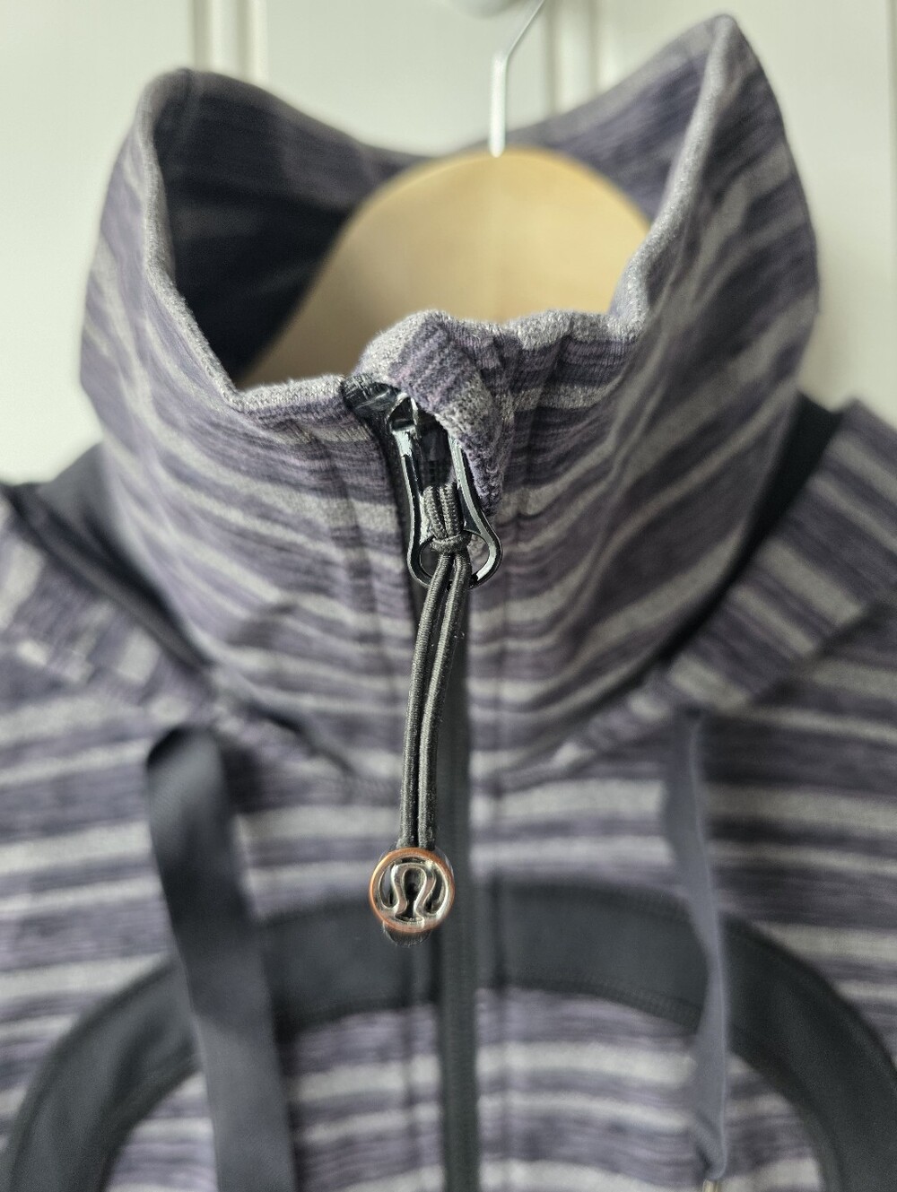 Lululemon Stride Jacket Black Stripes Galore Black Purple Size 6 - Picture 5 of 8